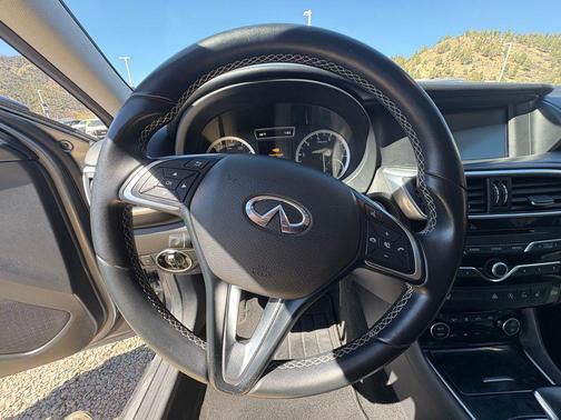2019 INFINITI QX30 LUXE