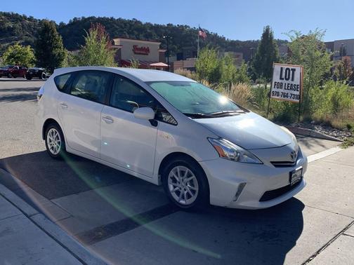 2014 Toyota Prius v Two