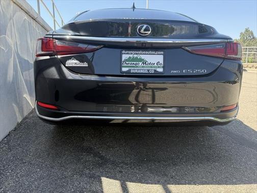2022 Lexus ES 250 Base