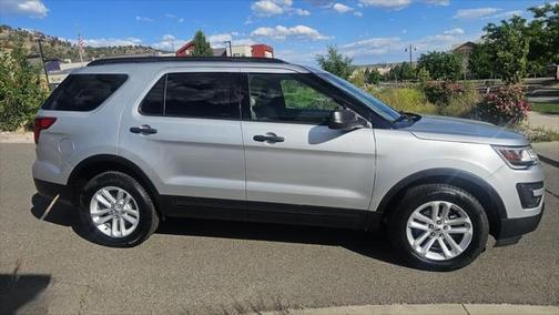 2017 Ford Explorer Base