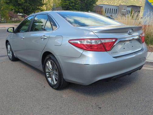 Celestial Silver Metallic 2016 Toyota Camry SE