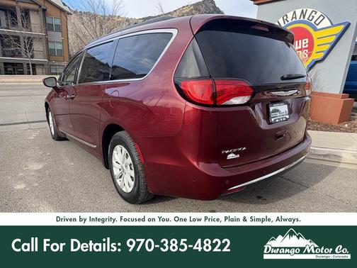 2017 Chrysler Pacifica Touring-L