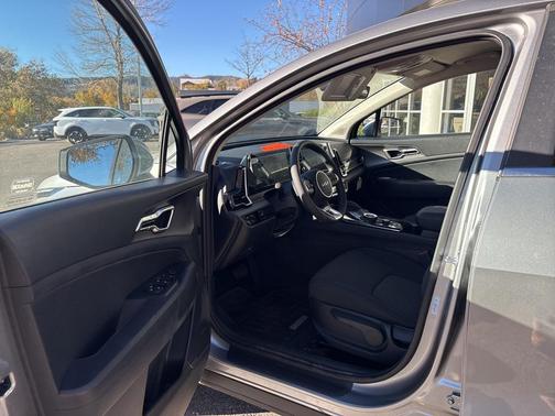 2025 Kia Sportage Hybrid LX