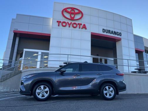 2020 Toyota Highlander LE