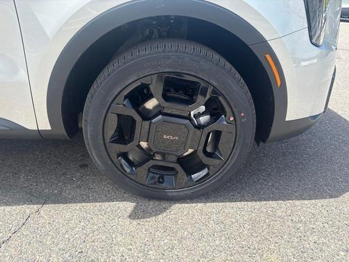 Ivory Silver 2026 Kia Sorento EX
