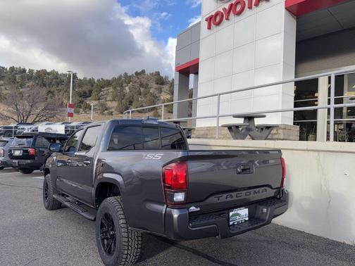 2020 Toyota Tacoma SR