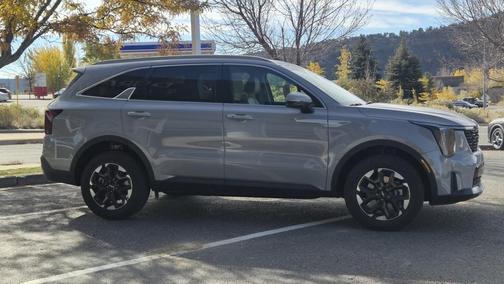 2025 Kia Sorento S