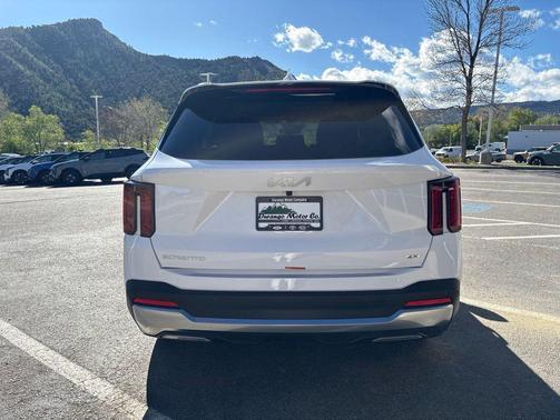 Glacial White Pearl 2026 Kia Sorento S