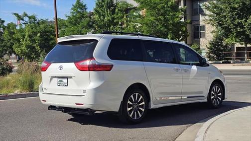 2018 Toyota Sienna XLE Premium