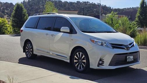 2018 Toyota Sienna XLE Premium