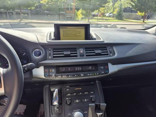2011 Lexus CT 200h Base