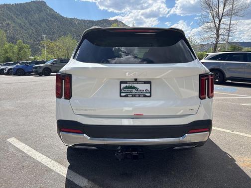 Snow White Pearl 2026 Kia Sorento Hybrid EX