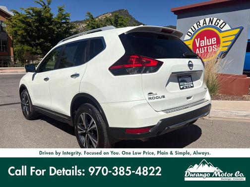 Pearl White 2017 Nissan Rogue SL