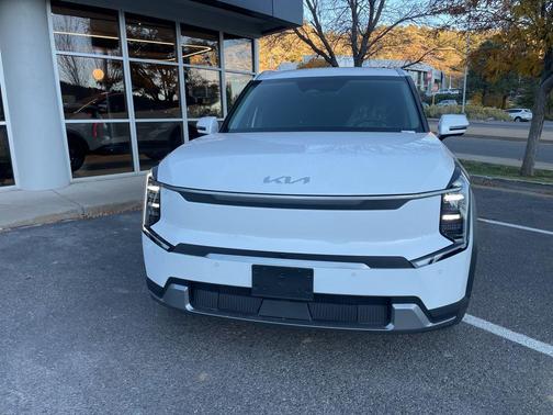 2026 Kia EV9 Wind