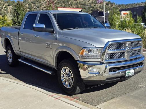 2017 RAM 2500 Laramie Crew Cab 4x4 6'4' Box