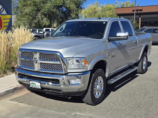 2017 RAM 2500 Laramie Crew Cab 4x4 6'4' Box
