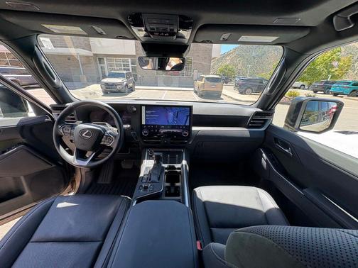 Earth/Black 2024 Lexus GX 550 Premium