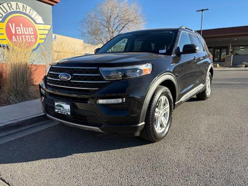 Agate Black Metallic 2023 Ford Explorer XLT