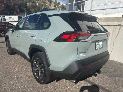 2022 Toyota RAV4 Hybrid XLE Premium