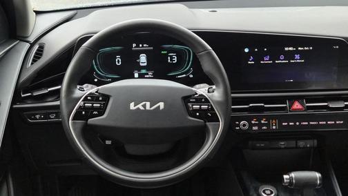 2023 Kia Niro SX