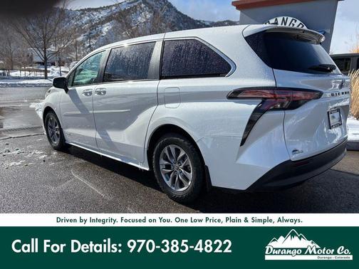 2021 Toyota Sienna XLE 8 Passenger