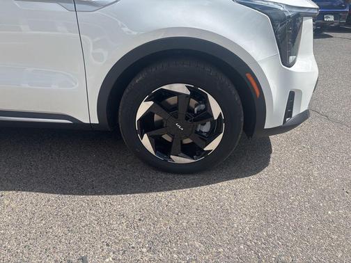 Snow White Pearl 2026 Kia Sorento Hybrid EX