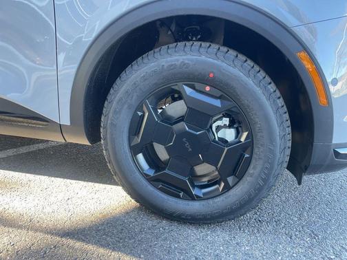 Wolf Gray/Black Roof 2026 Kia Sportage S