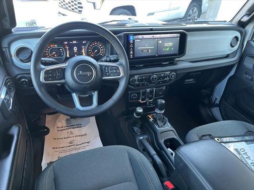 2024 Jeep Wrangler 4-Door Sahara 4x4
