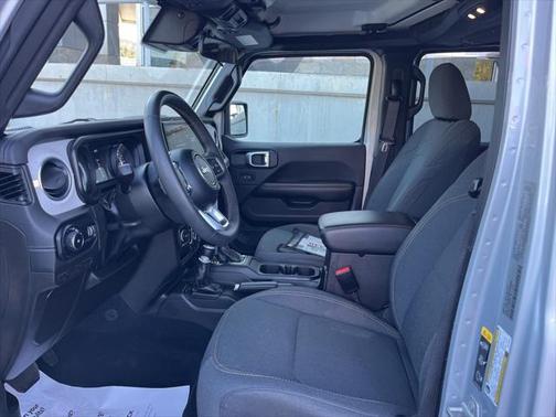 2024 Jeep Wrangler 4-Door Sahara 4x4