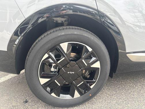 Wolf Gray 2026 Kia Sportage Hybrid SX-Prestige