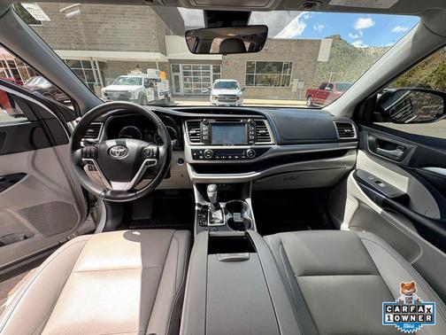 Celestial Silver Metallic 2019 Toyota Highlander XLE