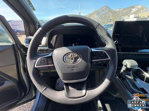 2025 Toyota Sienna Woodland Edition