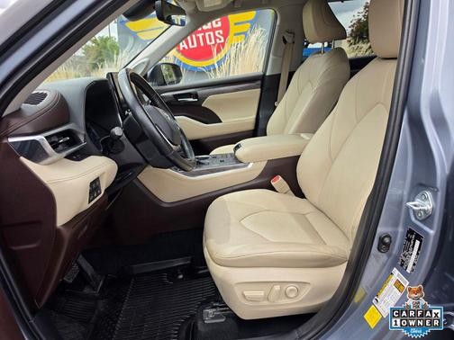 Moon Dust 2021 Toyota Highlander Hybrid Limited