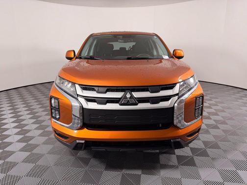 Sunshine Orange Metallic 2024 Mitsubishi Outlander Sport 2.0 ES