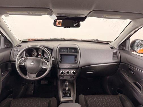 Sunshine Orange Metallic 2024 Mitsubishi Outlander Sport 2.0 ES