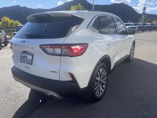 2020 Ford Escape Titanium