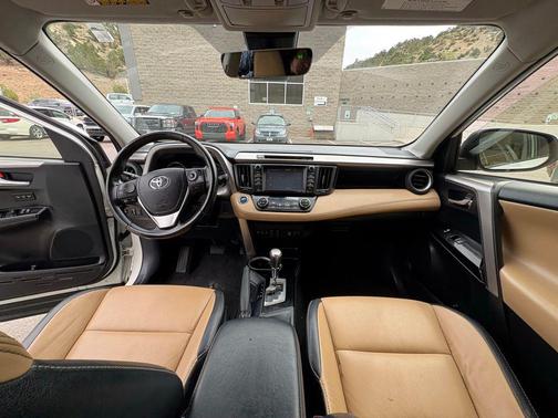 Blizzard Pearl 2018 Toyota RAV4 Hybrid Limited