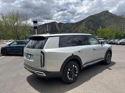 Ivory Silver 2027 Kia Telluride Hybrid EX