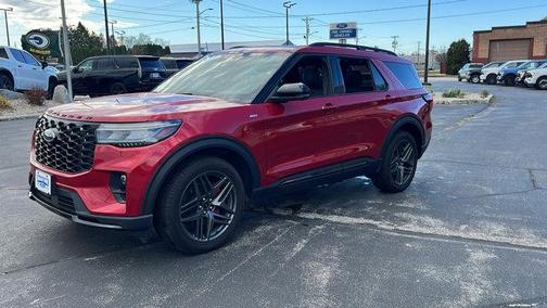 2025 Ford Explorer ST-Line