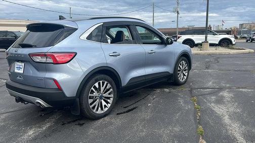 2022 Ford Escape Titanium Hybrid