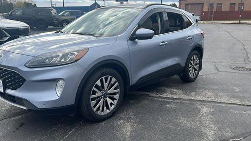 2022 Ford Escape Titanium Hybrid