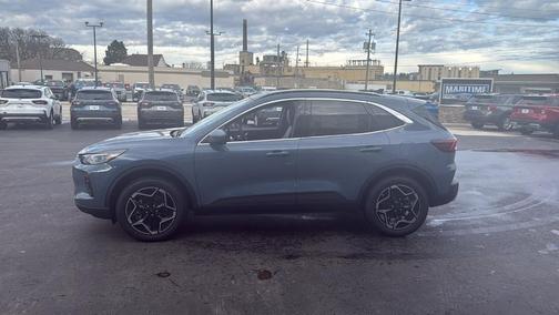 2026 Ford Escape Platinum