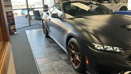 2025 Ford Mustang Dark Horse