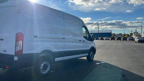 2026 Ford Transit-250 148 WB Medium Roof Cargo