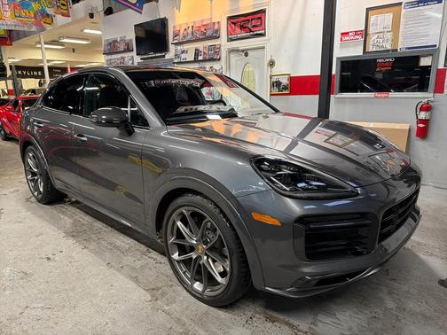 2022 Porsche Cayenne GTS