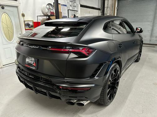 2024 Lamborghini Urus S