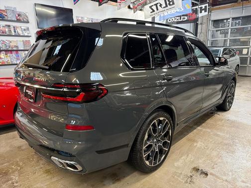 2024 BMW X7 M60i