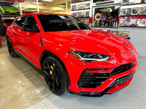 2019 Lamborghini Urus Base