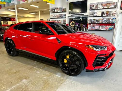 2019 Lamborghini Urus Base