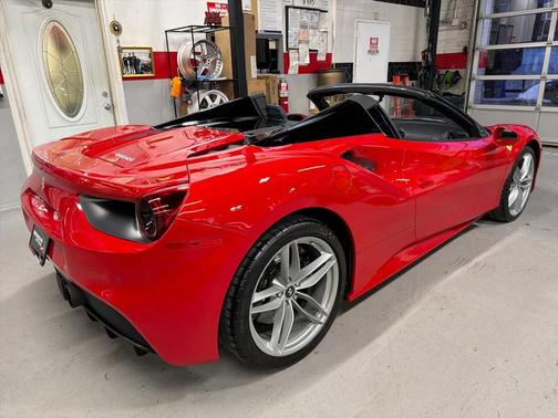 2018 Ferrari 488 Spider Base